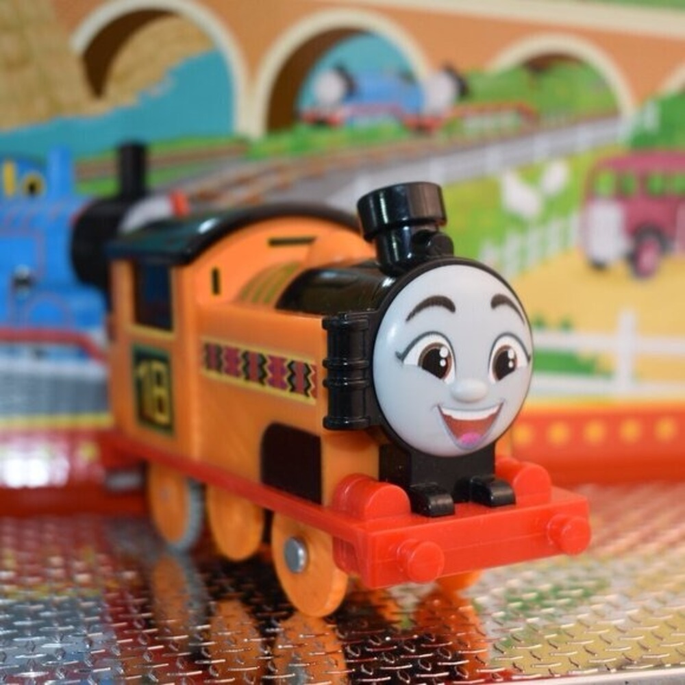Nia 18 Trackmaster Orange Motorized Engine Train Friends Working 2021
